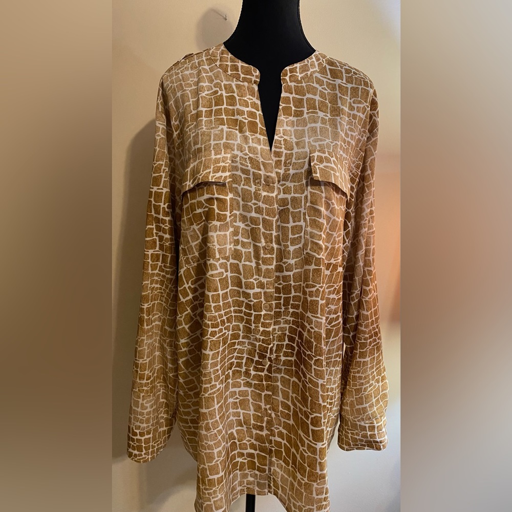 Calvin Klein Womens button up blouse. Size 2X